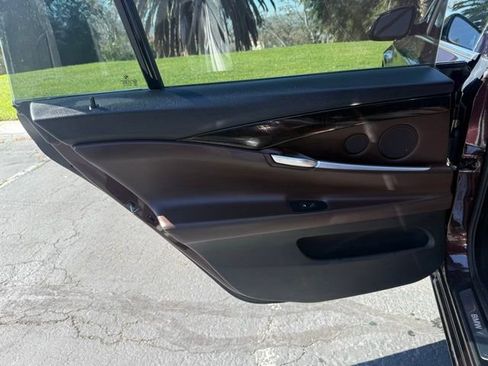 Used 2015 BMW 535i Gran Turismo image 11