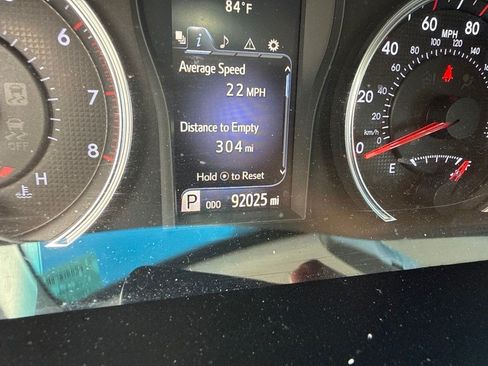 Used 2016 Toyota Camry SE FWD image 11