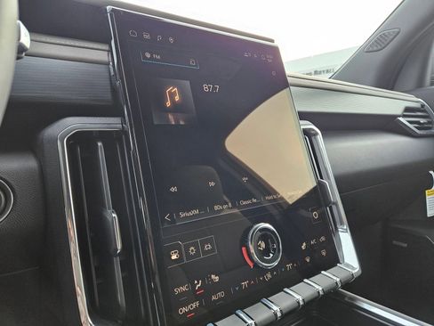 New 2026 GMC Acadia Elevation image 18