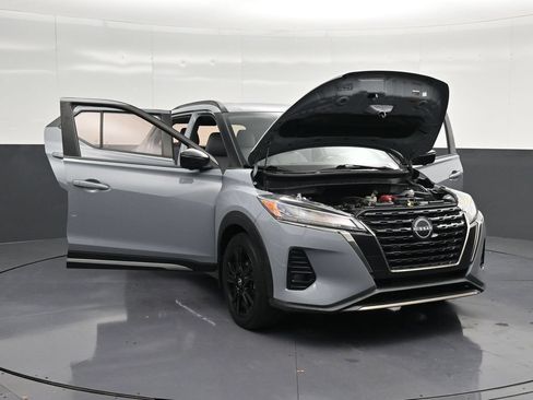 Used 2022 Nissan Kicks SR w/ Premium Package FWD image 35