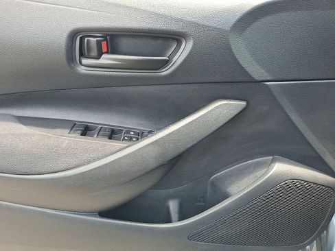 Used 2025 Toyota Corolla LE FWD image 13