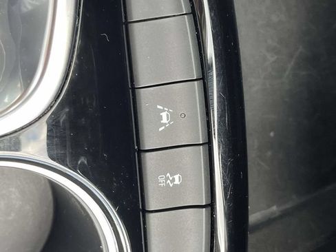 Used 2024 Buick Encore GX Sport Touring FWD image 20