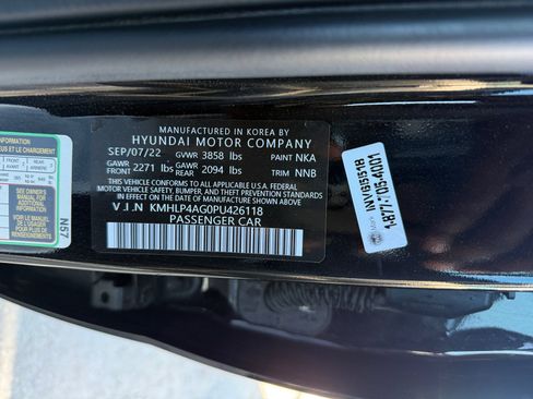 Used 2023 Hyundai Elantra Limited FWD image 21