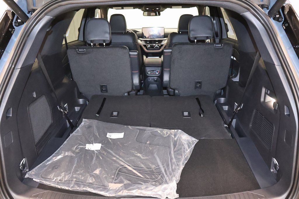 New 2026 Ford Explorer ST-Line w/ ST-Line Street Pack AWD/4WD image 34