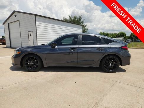 Used 2025 Honda Civic Sport image 4