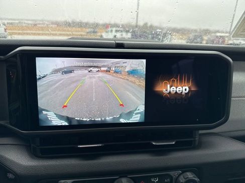 Used 2025 Jeep Wrangler Unlimited Sport AWD/4WD image 6