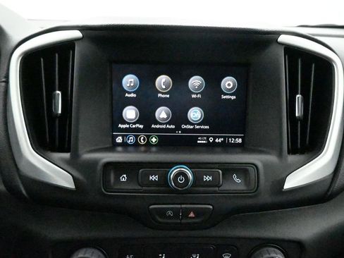 Used 2024 GMC Terrain SLE AWD/4WD image 13