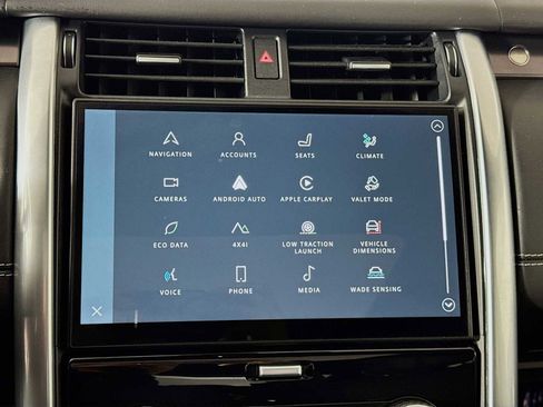 Used 2024 Land Rover Discovery Metropolitan Edition image 12