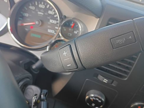 Used 2009 GMC Sierra 1500 SLE w/ Power Pack Plus AWD/4WD image 25