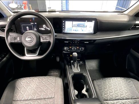 Certified 2025 Nissan Kicks SV AWD/4WD image 21