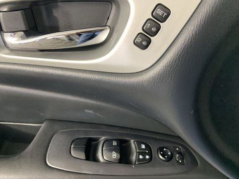 Used 2019 Nissan Pathfinder SL image 24