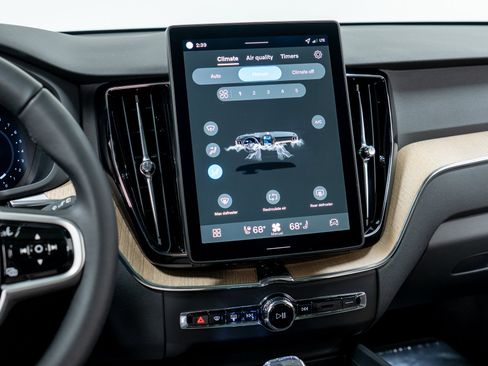 New 2026 Volvo XC60 B5 Plus w/ Protection Package Premier image 19