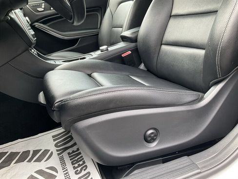 Used 2018 Mercedes-Benz GLA 250 4MATIC image 22