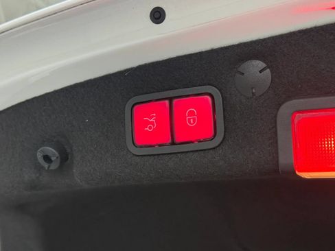 Used 2019 Mercedes-Benz C 300 Sedan image 35
