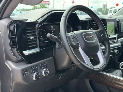 Used 2025 GMC Sierra 1500 Elevation w/ Elevation Premium Package AWD/4WD image 17