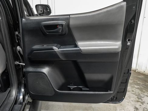 Used 2018 Toyota Tacoma SR w/ SR Convenience Package AWD/4WD image 42