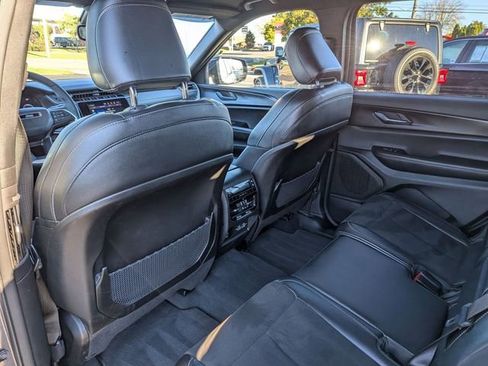 Certified 2024 Jeep Grand Cherokee L Laredo image 25