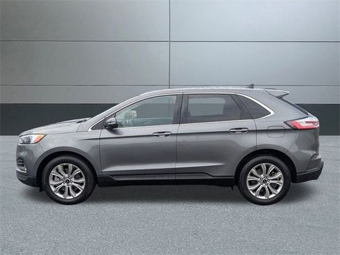 Used 2024 Ford Edge Titanium image 3