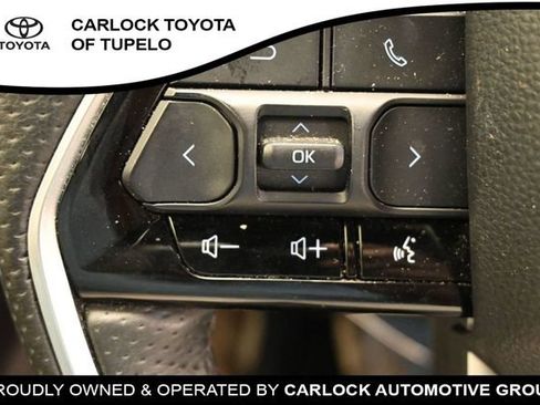 Used 2023 Toyota Sequoia Capstone RWD image 27