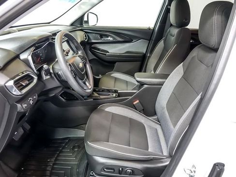 Used 2022 Chevrolet TrailBlazer LT w/ Convenience Package AWD/4WD image 12