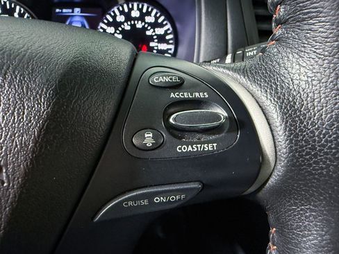 Used 2020 Nissan Pathfinder SL image 35