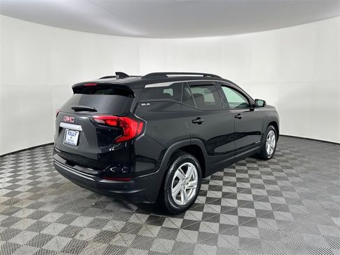 Used 2020 GMC Terrain SLE w/ Driver Convenience Package image 9