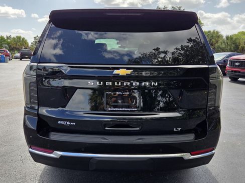 Used 2025 Chevrolet Suburban LT w/ Comfort Package RWD image 11