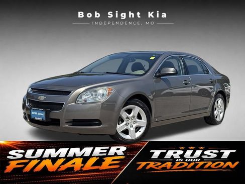 Used 2010 Chevrolet Malibu LS FWD image 1