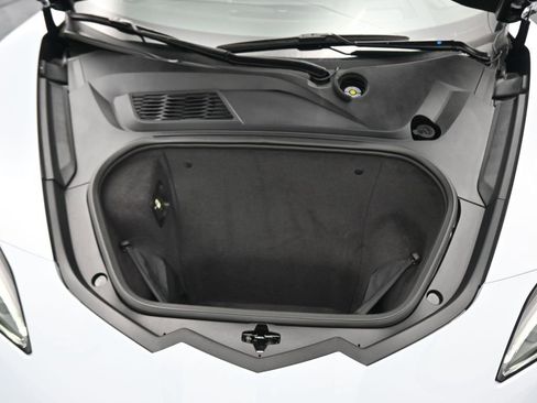 Used 2021 Chevrolet Corvette Stingray Preferred Cpe w/ Z51 Performance Package RWD image 39