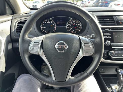Used 2018 Nissan Altima 2.5 SV FWD image 11