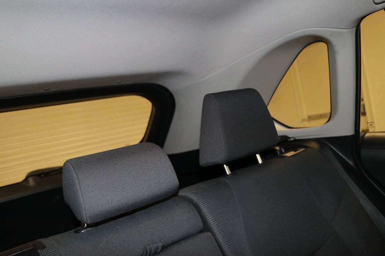 Used 2020 Toyota RAV4 LE w/ Carpet Mat Package AWD/4WD image 78