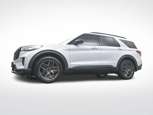Certified 2026 Ford Explorer ST-Line w/ ST-Line Street Pack RWD image 30