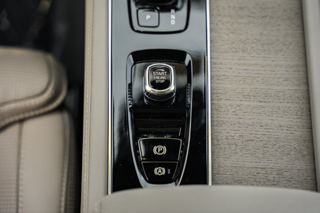 New 2026 Volvo XC90 T8 Ultra w/ Protection Package Premier AWD/4WD image 27