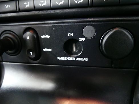 Used 2002 Ford Thunderbird RWD image 30