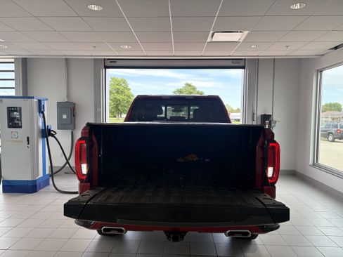 Used 2023 GMC Sierra 1500 AT4 w/ AT4 Premium Package AWD/4WD image 5