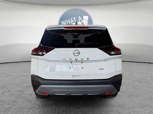 Used 2023 Nissan Rogue S image 5