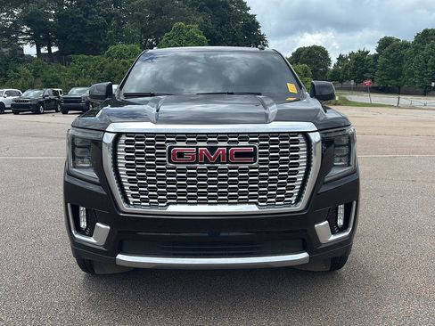 Used 2022 GMC Yukon Denali w/ Denali Ultimate Package AWD/4WD image 2