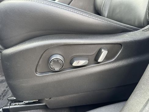 Used 2024 Cadillac XT4 Premium Luxury image 22