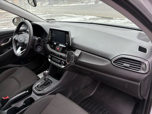 Used 2018 Hyundai Elantra GT image 24