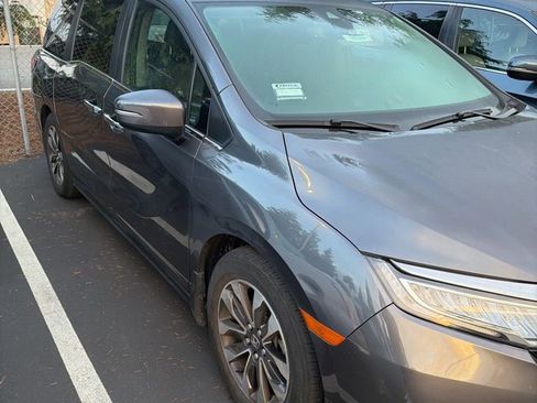 Used 2023 Honda Odyssey EX-L image 3