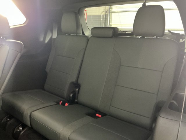 Used 2025 GMC Acadia AT4 w/ Luxury Package AWD/4WD image 30