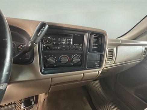 Used 2001 Chevrolet Silverado 2500 LS w/ Off-Road Skid Plate Pkg AWD/4WD image 9