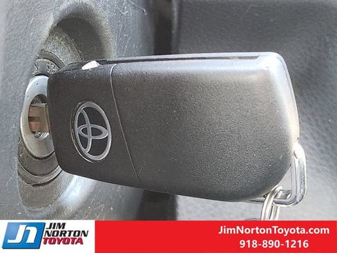 Used 2023 Toyota Camry SE FWD image 21
