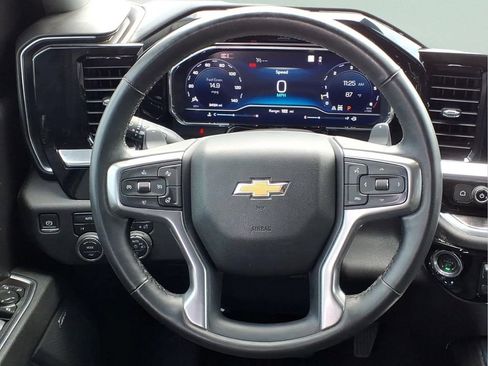 Used 2025 Chevrolet Silverado 1500 LTZ AWD/4WD image 21