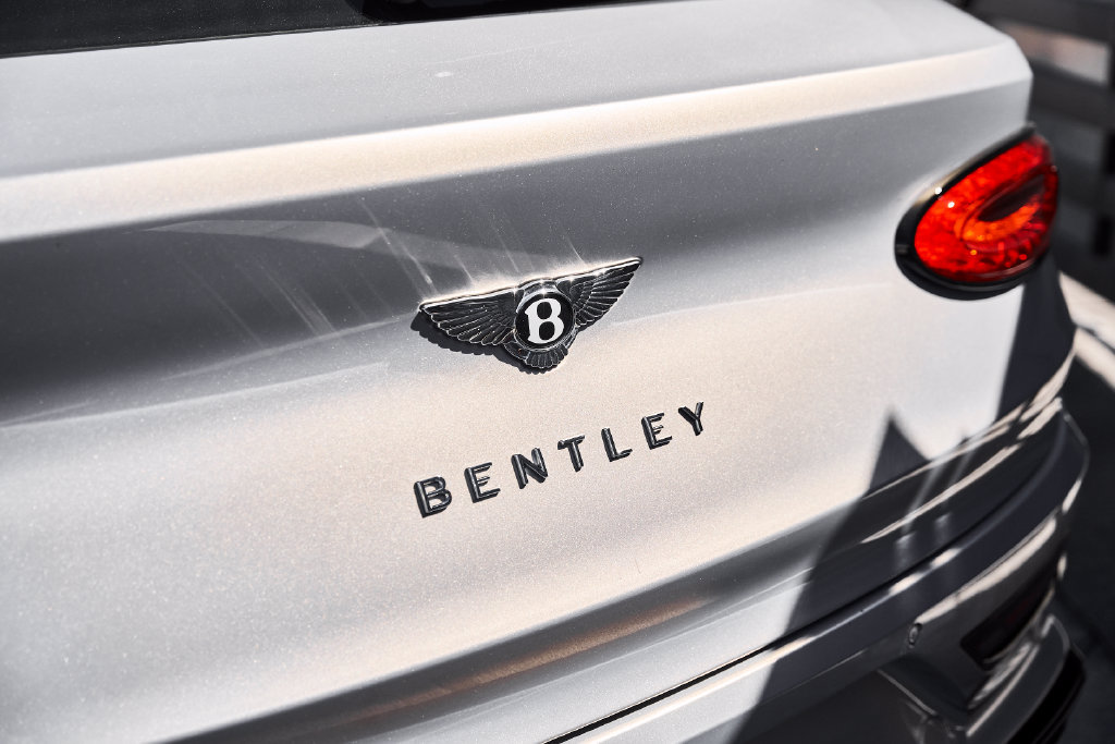 Used 2025 Bentley Bentayga AWD/4WD image 12