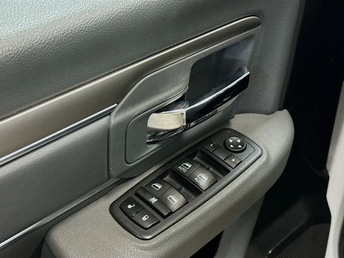 Used 2019 RAM 1500 Classic SLT image 20