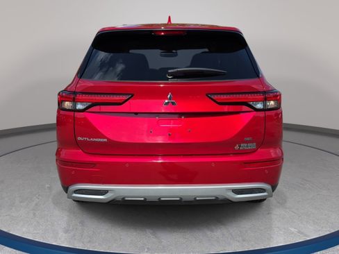 Used 2023 Mitsubishi Outlander SE FWD image 6