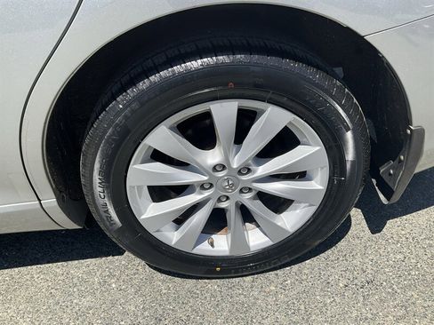 Used 2015 Toyota Venza LE AWD/4WD image 7