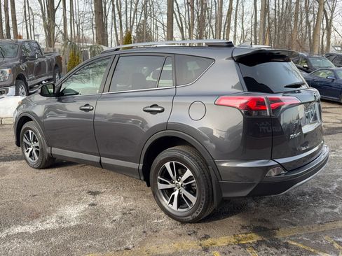 Used 2018 Toyota RAV4 XLE image 7