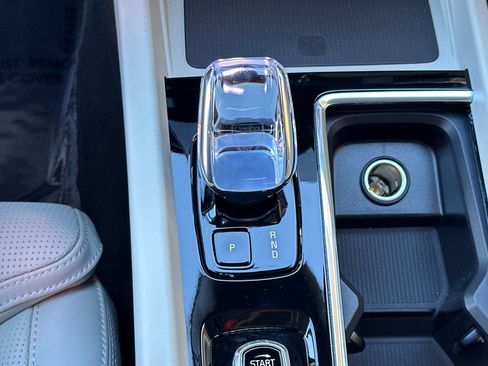 New 2026 Volvo XC60 B5 Ultra w/ Protection Package Premier image 24